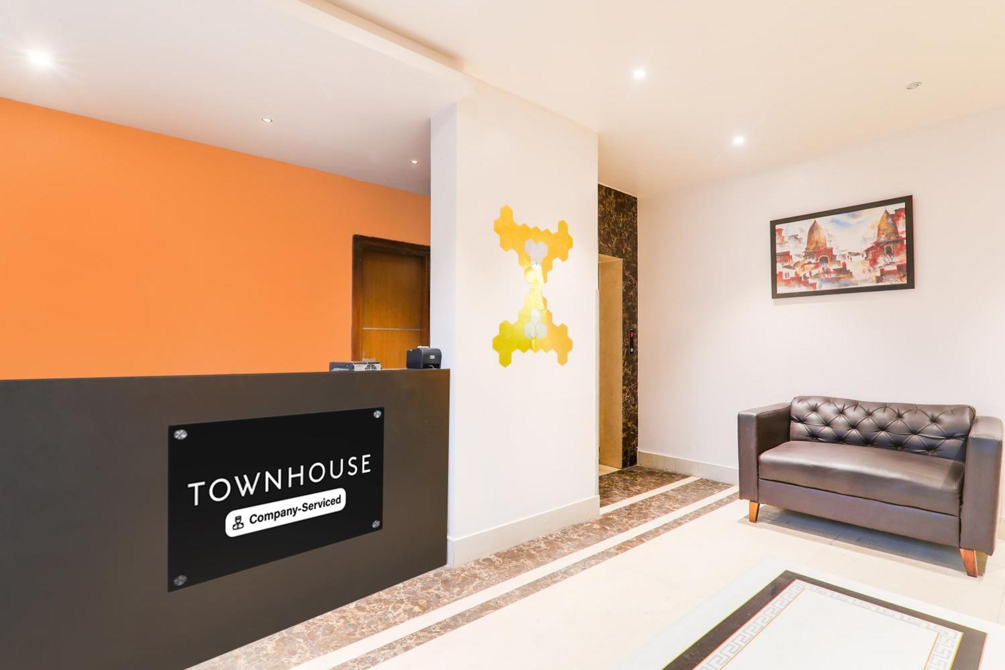 Super Townhouse Viraj Khand Formerly Veridian Inn Chinhat Экстерьер фото