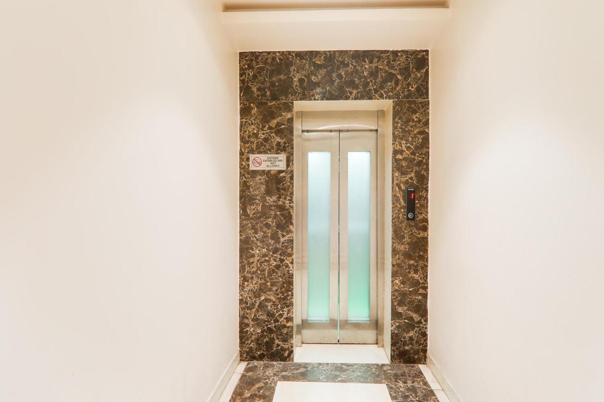 Super Townhouse Viraj Khand Formerly Veridian Inn Chinhat Экстерьер фото