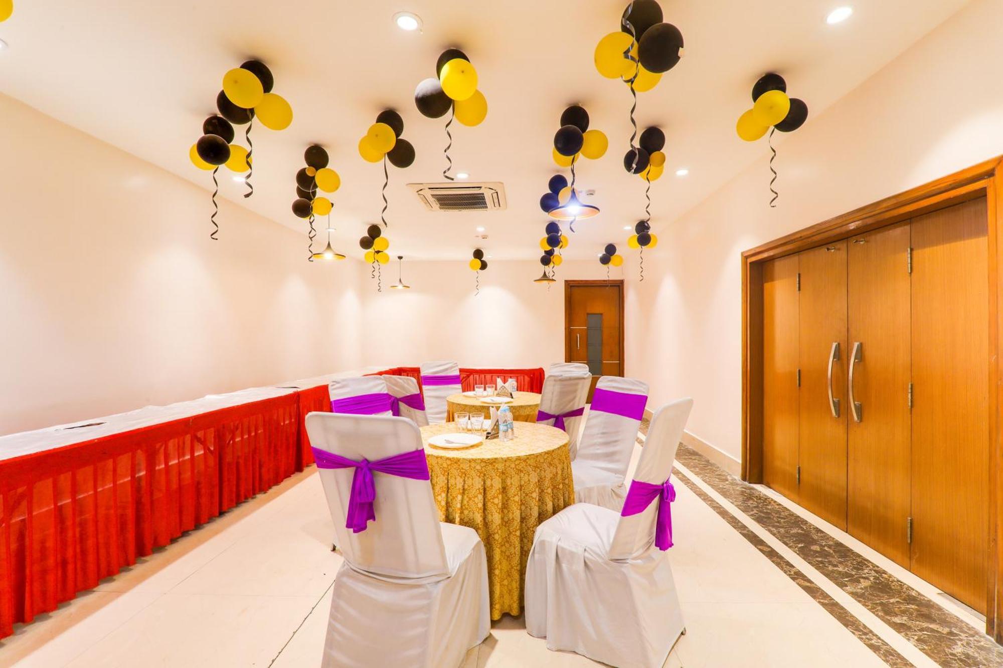 Super Townhouse Viraj Khand Formerly Veridian Inn Chinhat Экстерьер фото